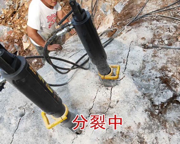 大力劈石“愚公斧”河南南阳施工实况